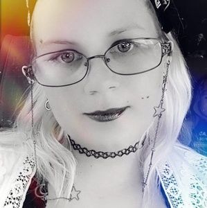 Meet your Posher, Shaena